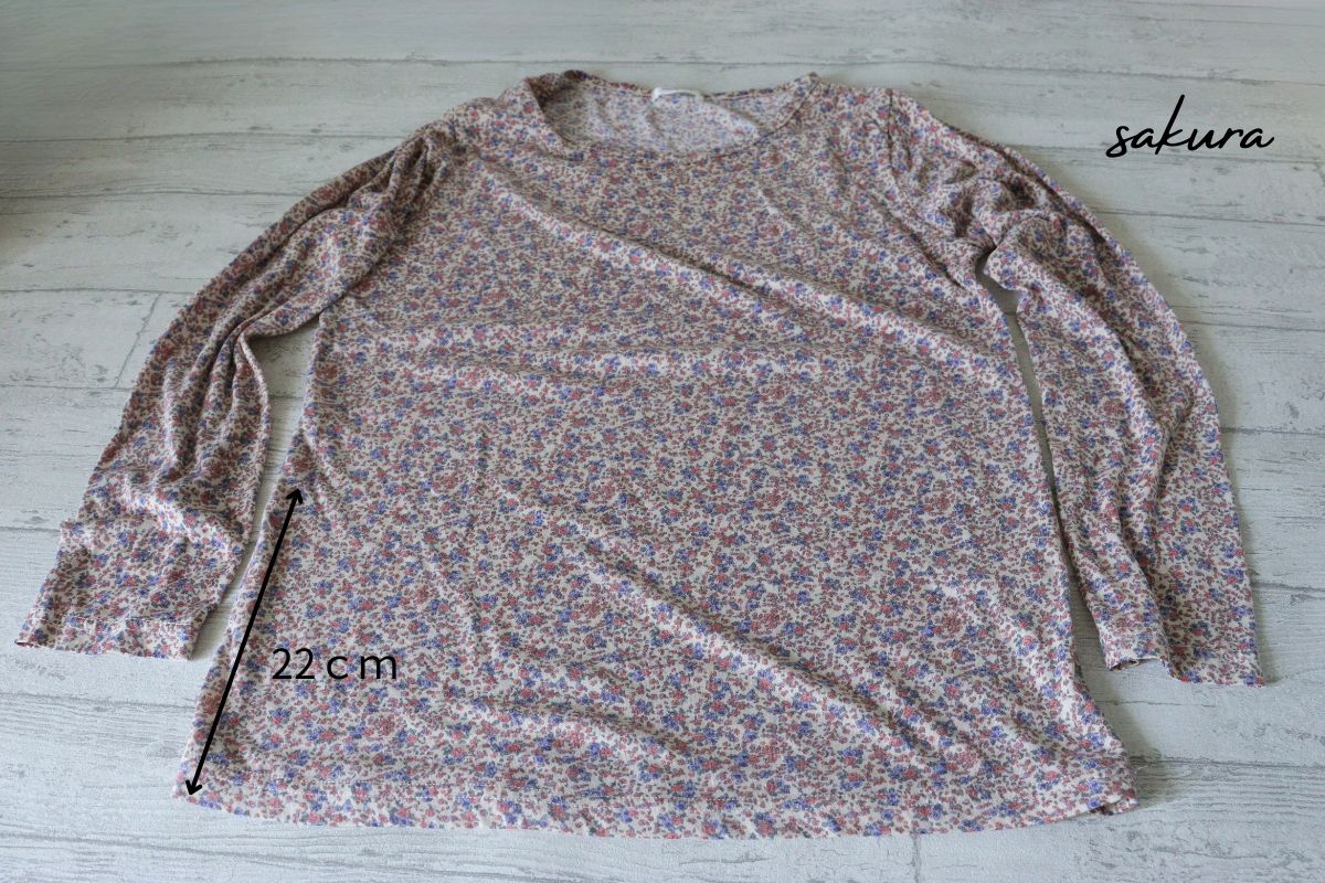 リメイク用に用意したニット生地の洋服